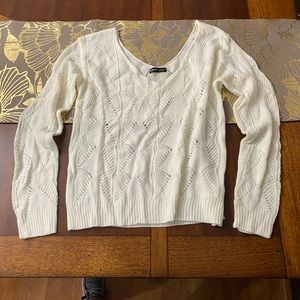 White knitted sweater!